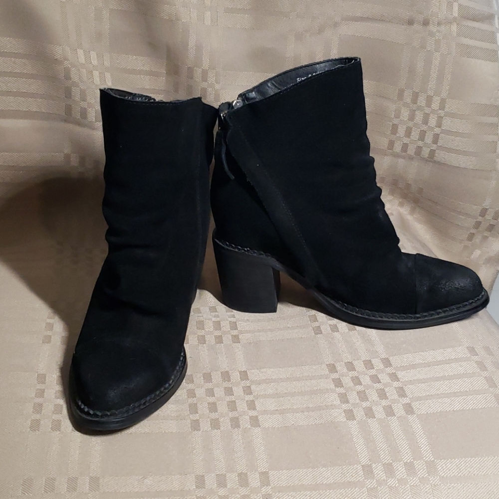 Nearly New Sbicca Boho booties